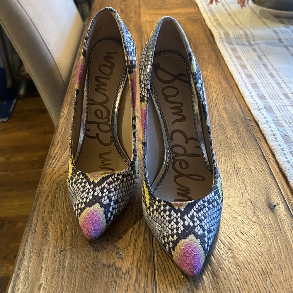 Sam Edelman pointy Toe Vibrant Snake Print Heels in Gray, Lilac and Yellow. Sz 7 - Picture 1 of 10